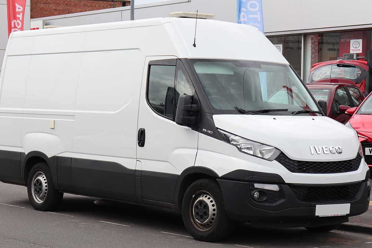 Iveco Daily 7.2 T Koffer Mit Hebebühne Iveco Daily : Fiche Technique (Fourgon 7 tonnes)